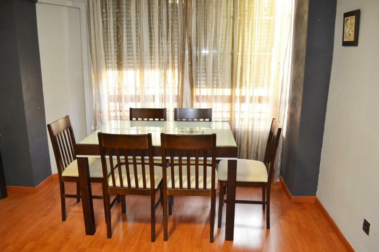 Apartamento Acogedor, Excelente Ubicacion, 10 Min Centro Appartamento Siviglia Esterno foto