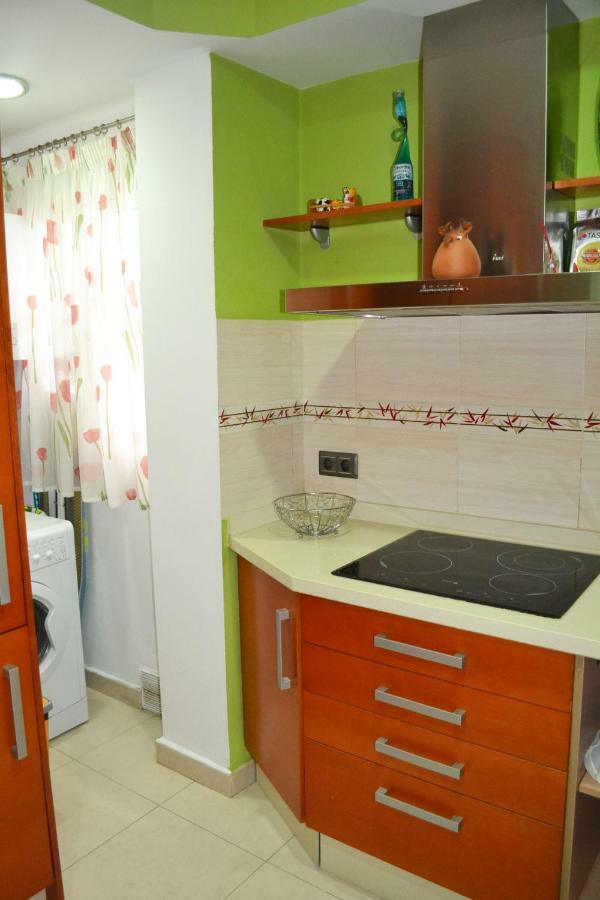Apartamento Acogedor, Excelente Ubicacion, 10 Min Centro Appartamento Siviglia Esterno foto