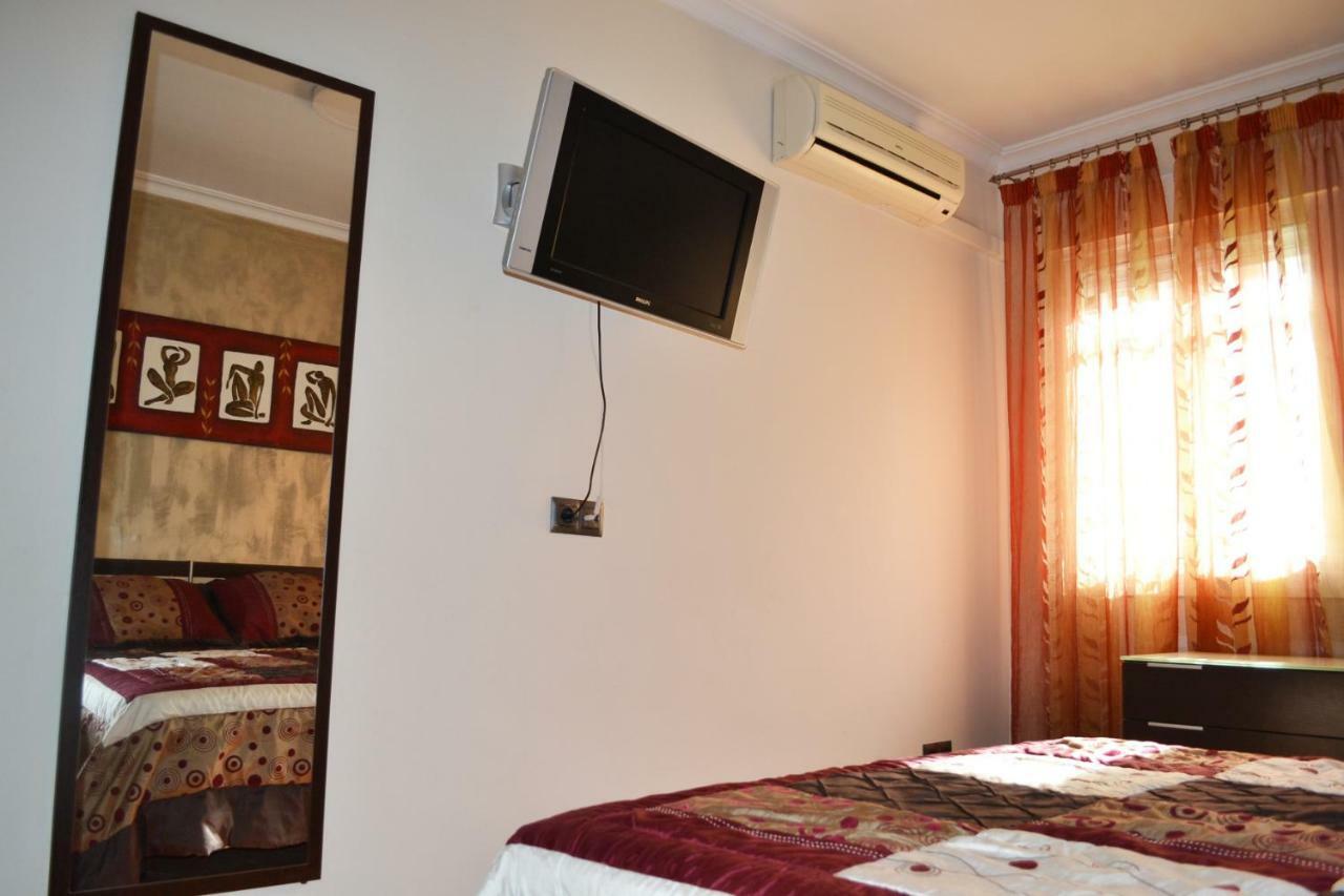 Apartamento Acogedor, Excelente Ubicacion, 10 Min Centro Appartamento Siviglia Esterno foto