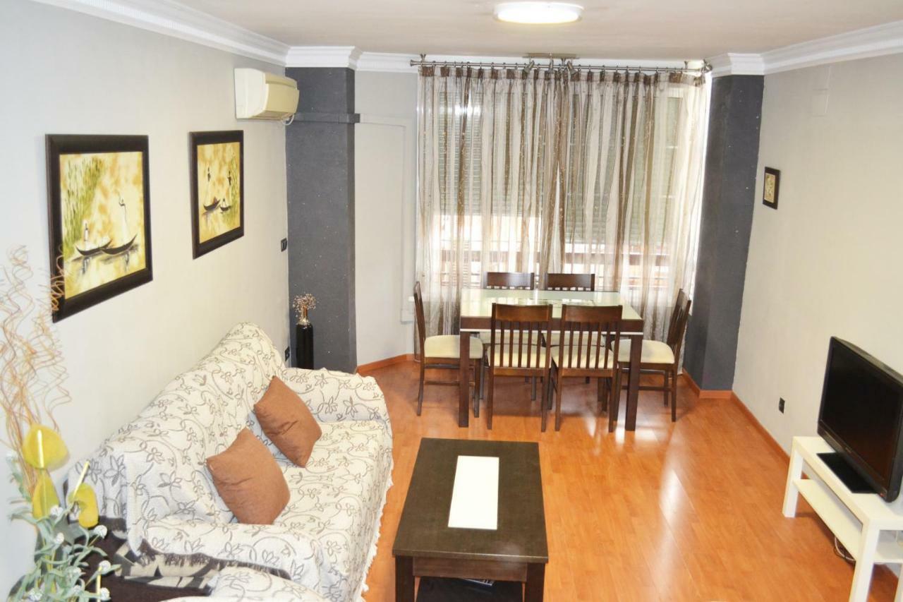 Apartamento Acogedor, Excelente Ubicacion, 10 Min Centro Appartamento Siviglia Esterno foto